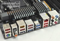 Gigabyte_GA-990FXA-UD7-7